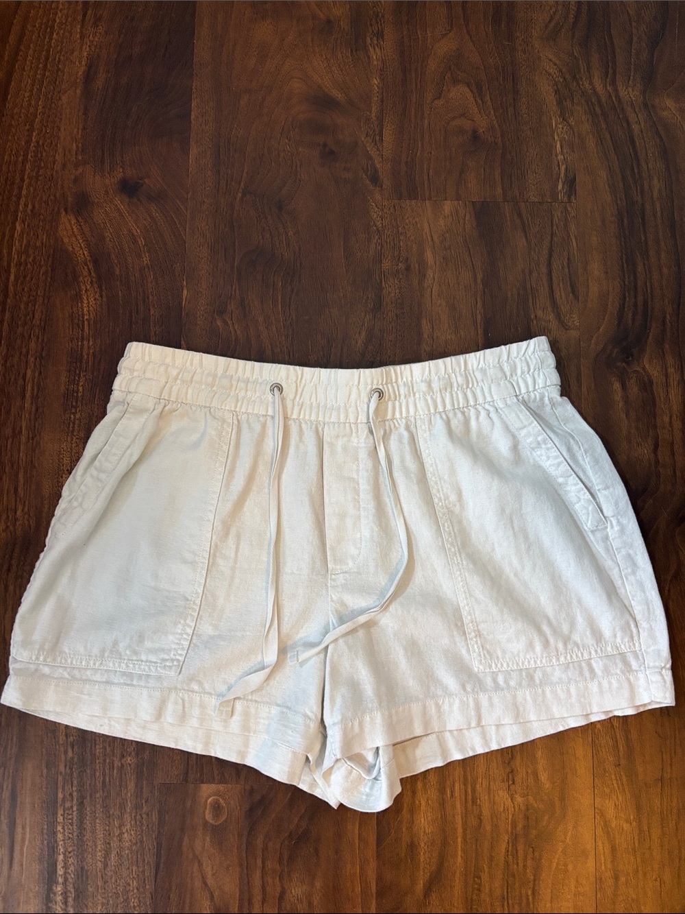 GAP Drawstring White shorts